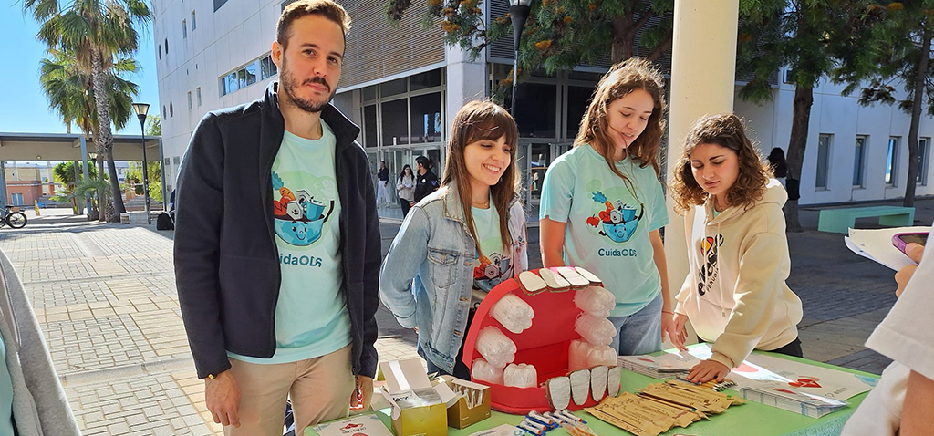 Estudiantes y docentes de Enfermería impulsan las Jornadas ‘Promoción de Hábitos Saludables’ en J...