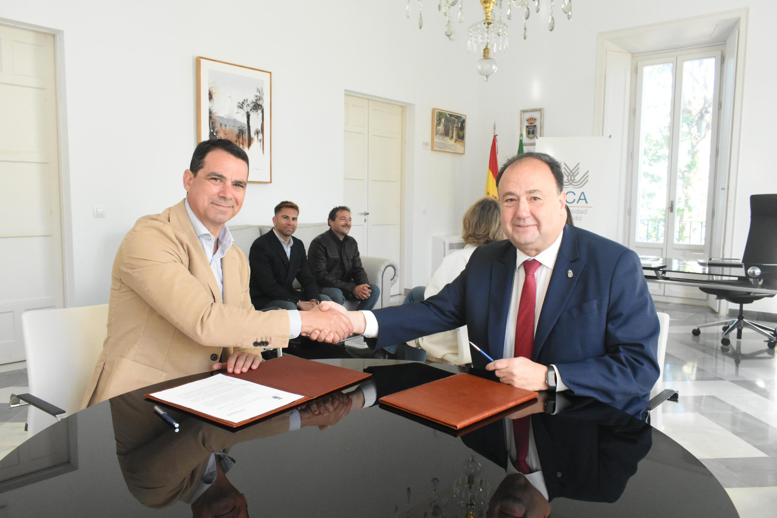 La UCA y Miranza Oculsur se unen para promover la salud ocular